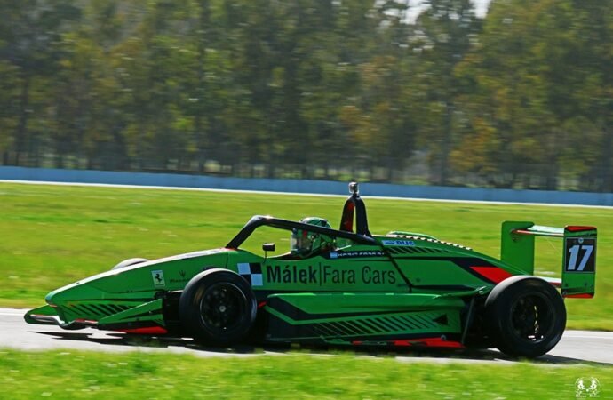 🏎️ KARIM Y “CHUCK” MARCARON EL RITMO